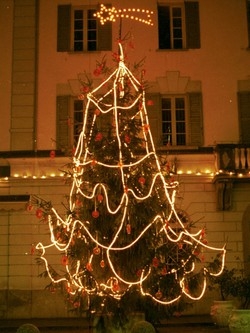 Luci di&nbsp;Natale e&nbsp;fuochi d’artificio Ecco come badare alla sicurezza