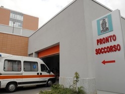 Morto nella notte in piazza Battistero Clochard vittima del freddo a Varese