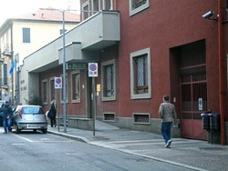 Sui varesini piovono le cartelle pazze