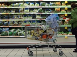 Torna la shopper della nonna E la spesa diventa “glam”