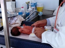 Diventa mamma a 13 anni e il pap&agrave; ne ha appena 16