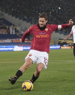 Calcio; Serie A: Reggina-Roma, Totti non è stato convocato