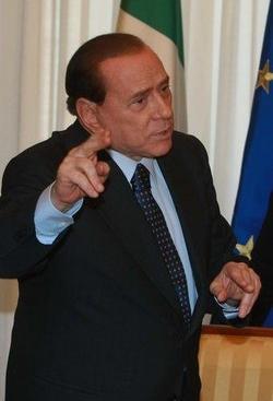 Auto; Berlusconi: Non ceduto a protezionismo, sarebbe sciagura
