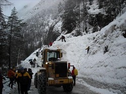 Lombardia; Sondrio, alpinista 37enne muore travolto da valanga