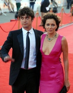 Riccardo Scamarcio smentisce le nozze con Valeria Golino