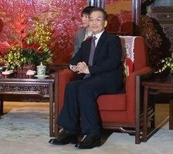 Crisi economia; Wen Jiabao: per Cina servira’ lavoro duro e lungo