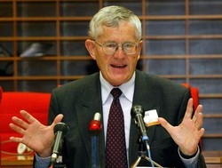 Ubs, lascia il presidente Kurer, lo rimpiazza Villiger