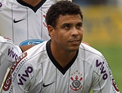 Calcio;Ronaldo:esordio al Corinthians,dribbla anche giornalisti