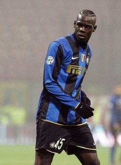 Calcio, Procura Figc: deferiti Balotelli, De Rossi e Mourinho
