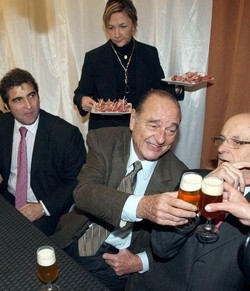 Francia; Il grande ritorno di Jacques Chirac nei sondaggi