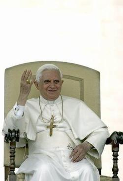 Lefebvriani, il Papa scrive ai Vescovi: Ora pace nella Chiesa