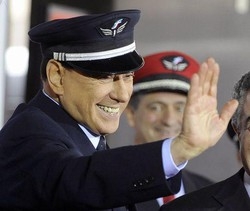 Crisi; Berlusconi: avanti su piano casa, ma serve lavorare di più