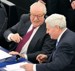 Ue; Le Pen:"camere a gas? Solo un dettaglio della storia"