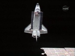 Spazio, rientro del Discovery sulla Terra rinviato per maltempo