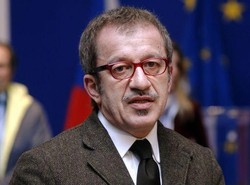 Dl sicurezza; Pd chiede stralcio ronde, ma Maroni dice no