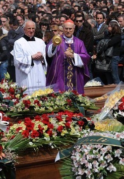 Sisma Abruzzo, Bertone: Sotto le macerie c’e’ voglia di ripartire