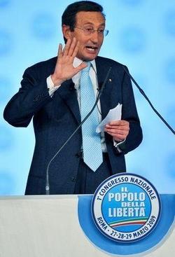 Costituzione; Fini:Ha vinto l’usura del tempo,valida ancora oggi