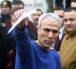 Ali Agca: Mi sono convertito e ora cerco una sposa italiana