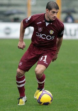 Calcio; Reggina passa 2-1 a Bologna, lotta salvezza riaperta