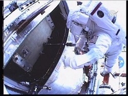 Spazio; Ultima passeggiata spaziale per riparazione “Hubble”