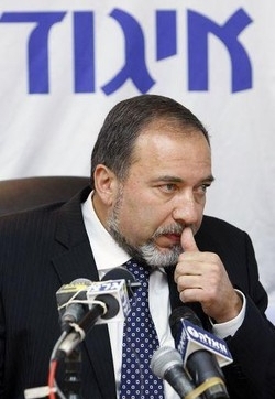 M.O.; Lieberman: pieno accordo con Obama su processo di pace