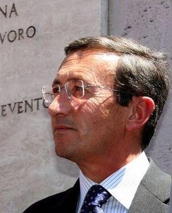 Camera; Fini accoglie ospiti S.Egidio in Aula: E’la casa di tutti