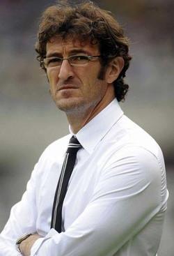 Calcio; La Juventus conferma Ferrara, allenatore ha firmato