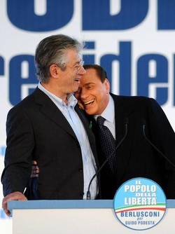 Amministrative;Berlusconi guarda a Udc.Bossi: Non a Milano-Torino