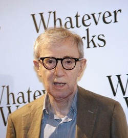 Francia; Sarkozy riceve Woody Allen e lo annuncia su Facebook