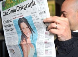 Berlusconi; Pais, Mundo, Telegraph: Scandalo ne minaccia tenuta