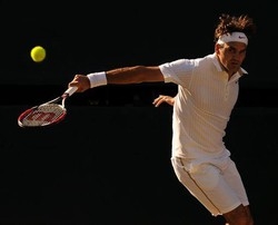 Tennis; Federer torna Re di Wimbledon, Roddick ko in cinque set