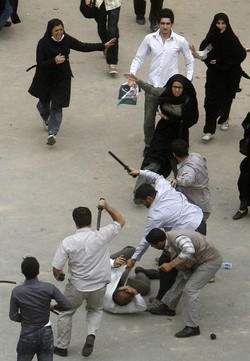 Iran; Riformisti: in obitorio Teheran, centinaia di cadaveri