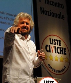 Pd;Beppe Grillo iscritto in Campania,raccolgo firme e mi candido