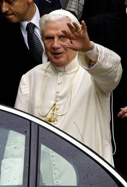 Papa; Notte tranquilla dopo l’intervento al polso