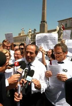 Napolitano/Idv attacca:Risponda e non offenda.No comment da Colle
