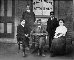 Sudafrica/ In vendita la casa dove visse Gandhi