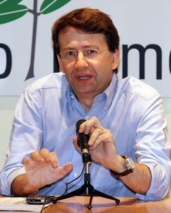 Franceschini: Berlusconi, uomo impaurito che teme stampa libera