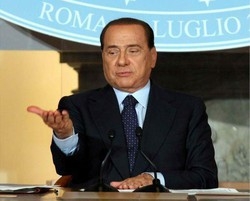 Berlusconi visita le strutture del G8 su isola della Maddalena
