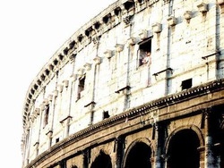 Guardie giurate sul Colosseo, una lascia il presidio