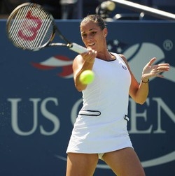 Tennis/ US Open: Pennetta agli ottavi, Wozniak spazzata via