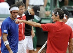 Tennis/ Davis: Italia sconfitta, Federer porta Svizzera sul 3-1