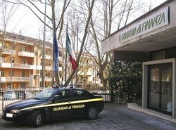 In Puglia, a Casarano sequestrata villa abusiva con piscina