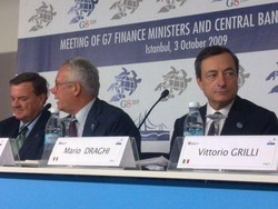 Draghi: deterioramento si è arrestato,piccoli segnali ripresa