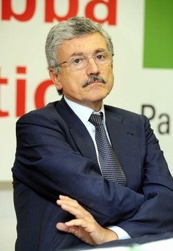Lodo Alfano/ D’Alema: Berlusconi dovrebbe dimettersi