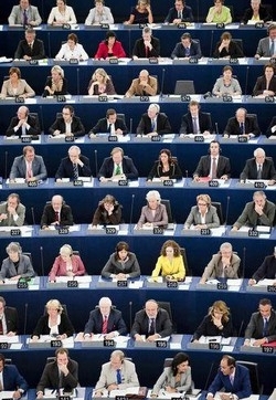 Ue/ I politici italiani ed inglesi i più pagati, poi i francesi