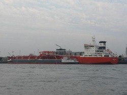 Pirati/ Golfo Aden, sventato attacco a cargo italiano