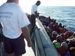 Immigrati/Barca da giorni in mare, rischia respingimento in Libia