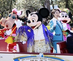 Paperino e Topolino sbarcano a Pechino, sì a nuova Disneyland