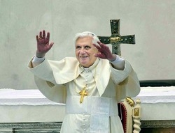 Papa fa appello alla prudenza di chi guida: Siate responsabili