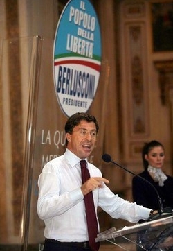 Giustizia/ Bocchino:Basta ghedinate, colombe sostituiscano falchi
